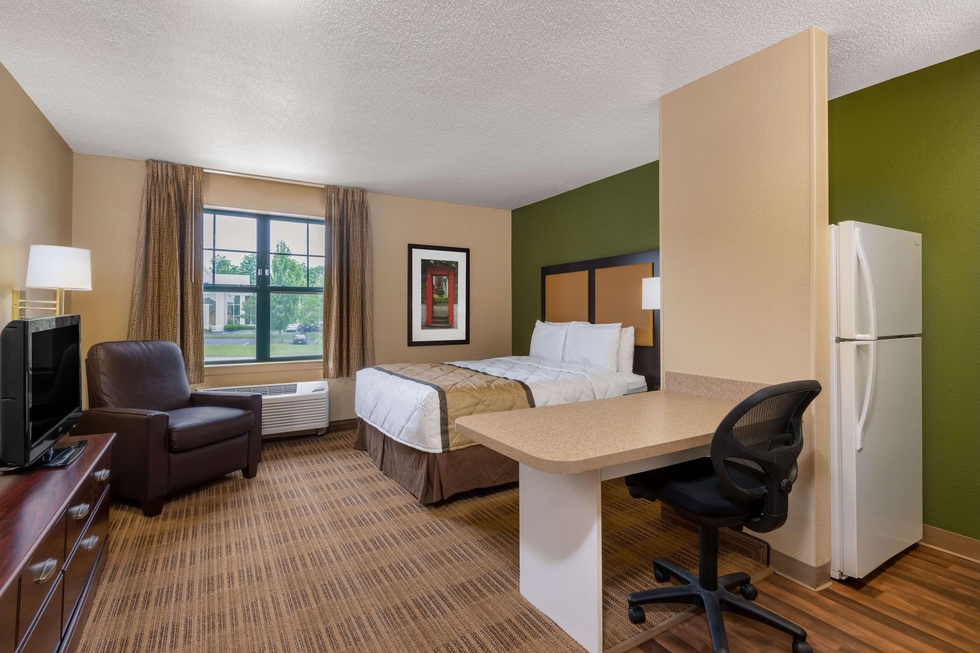 Extended Stay America Suites - Chicago - Woodfield Mall Schaumburg Exterior photo