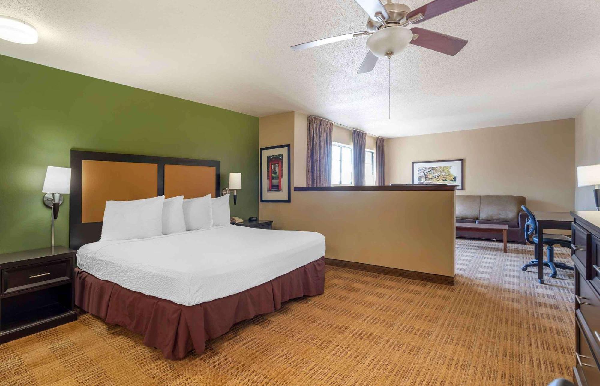 Extended Stay America Suites - Chicago - Woodfield Mall Schaumburg Exterior photo