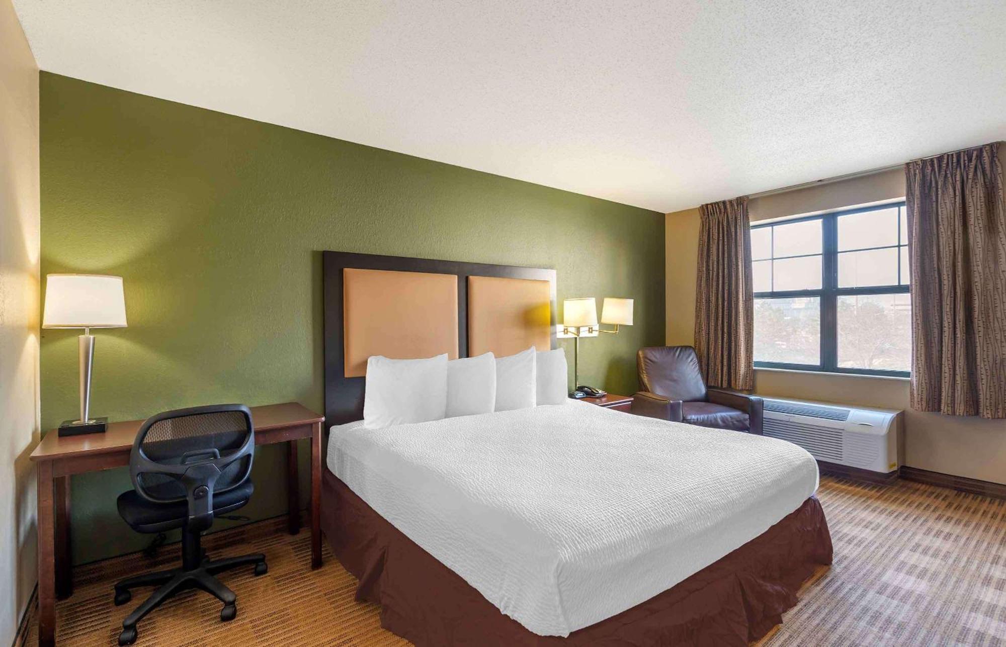 Extended Stay America Suites - Chicago - Woodfield Mall Schaumburg Exterior photo