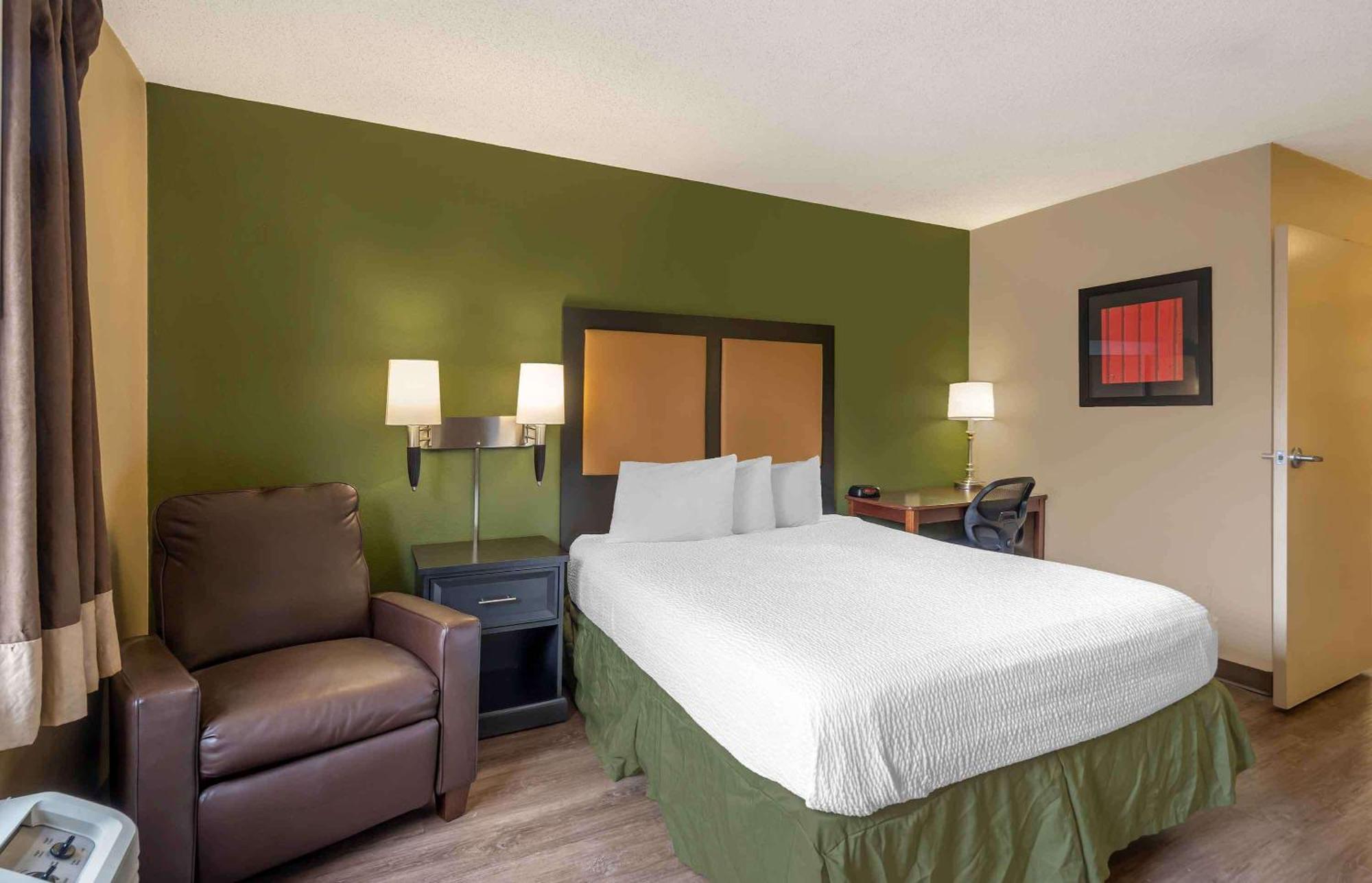 Extended Stay America Suites - Chicago - Woodfield Mall Schaumburg Exterior photo